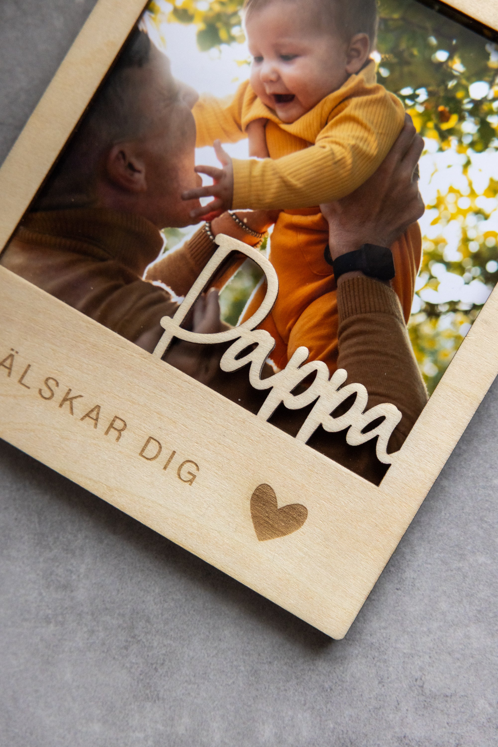 Magnetisk fotoram i trä - personlig fotopresent